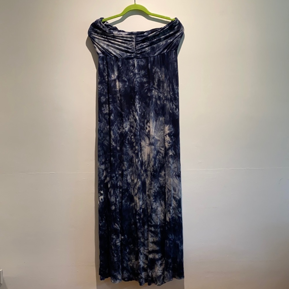 Blue tie-dyed strapless maxi summer dress
